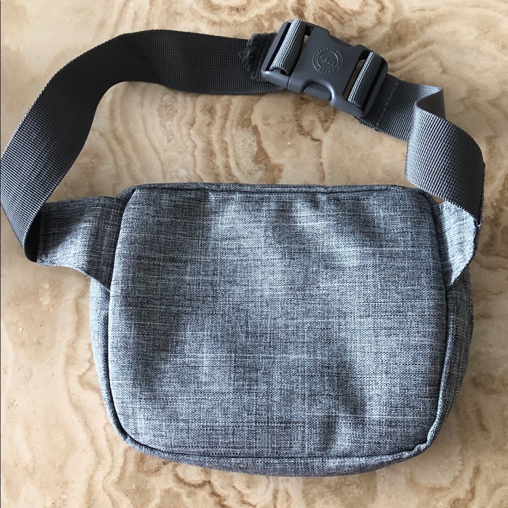 HERSCHEL SUPPLY CO GRAY WAIST BAG / FANNY PACK • 33.5” WAIST MAX - Picture 5 of 15